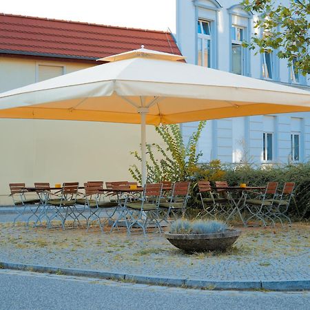 Hotel Zur Sonne Котбус Экстерьер фото