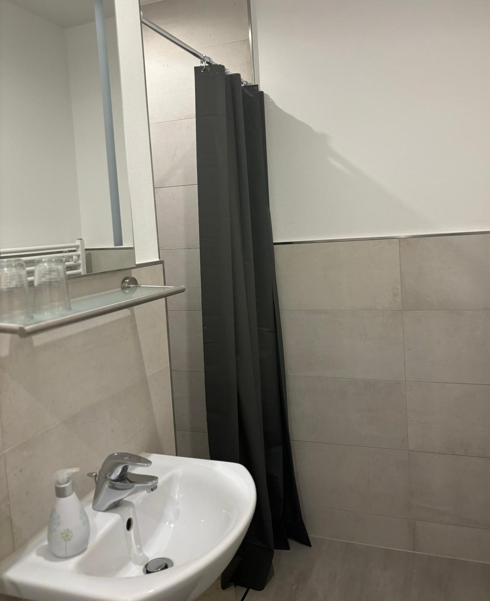 Hotel Zur Sonne Котбус Экстерьер фото